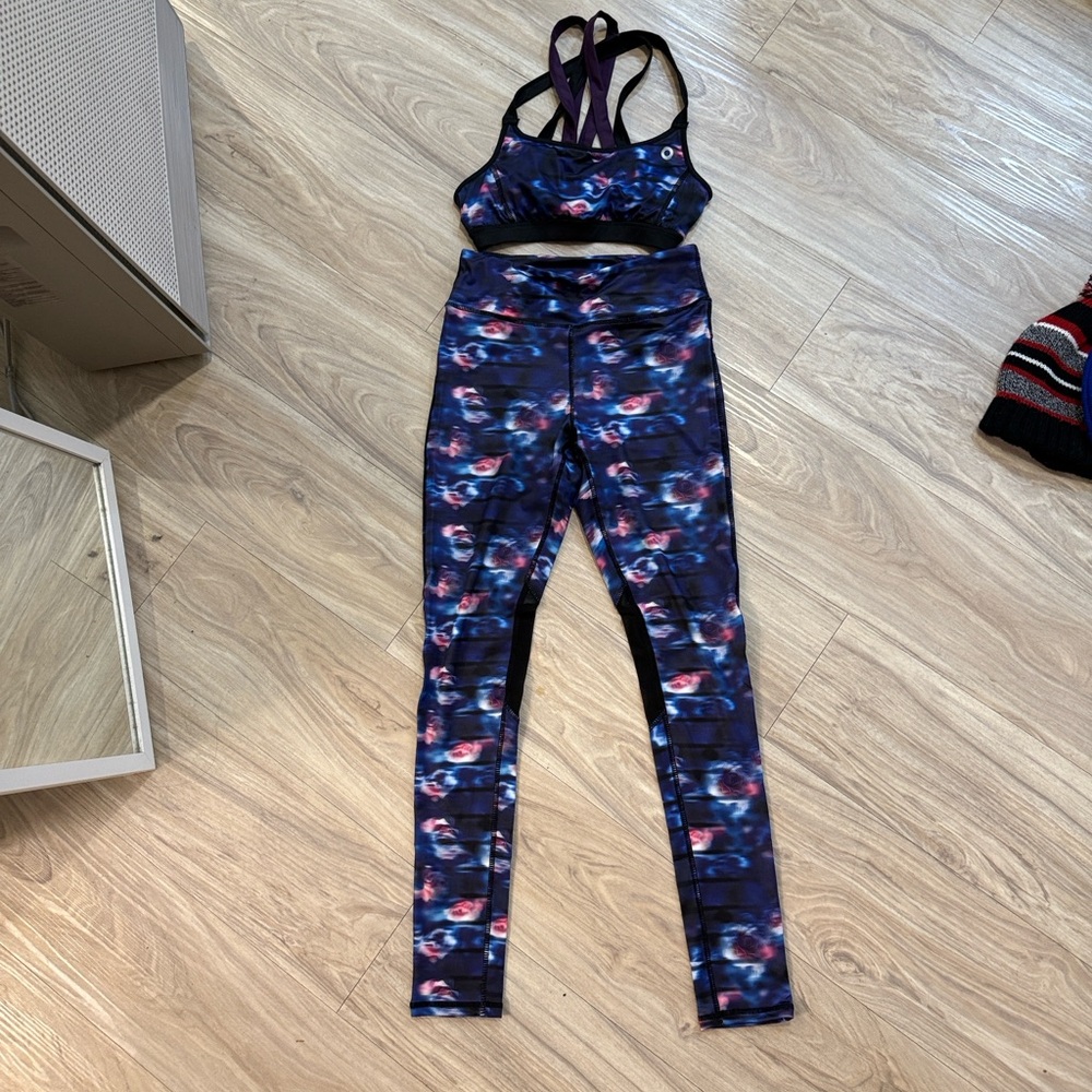 Printed Leggings + Sports Bra Set (size S, never worn)